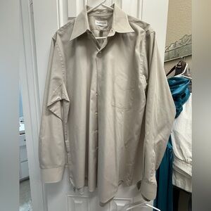VAN HEUSEN beige Long Sleeve Poplin Wrinkle Free Dress Shirt